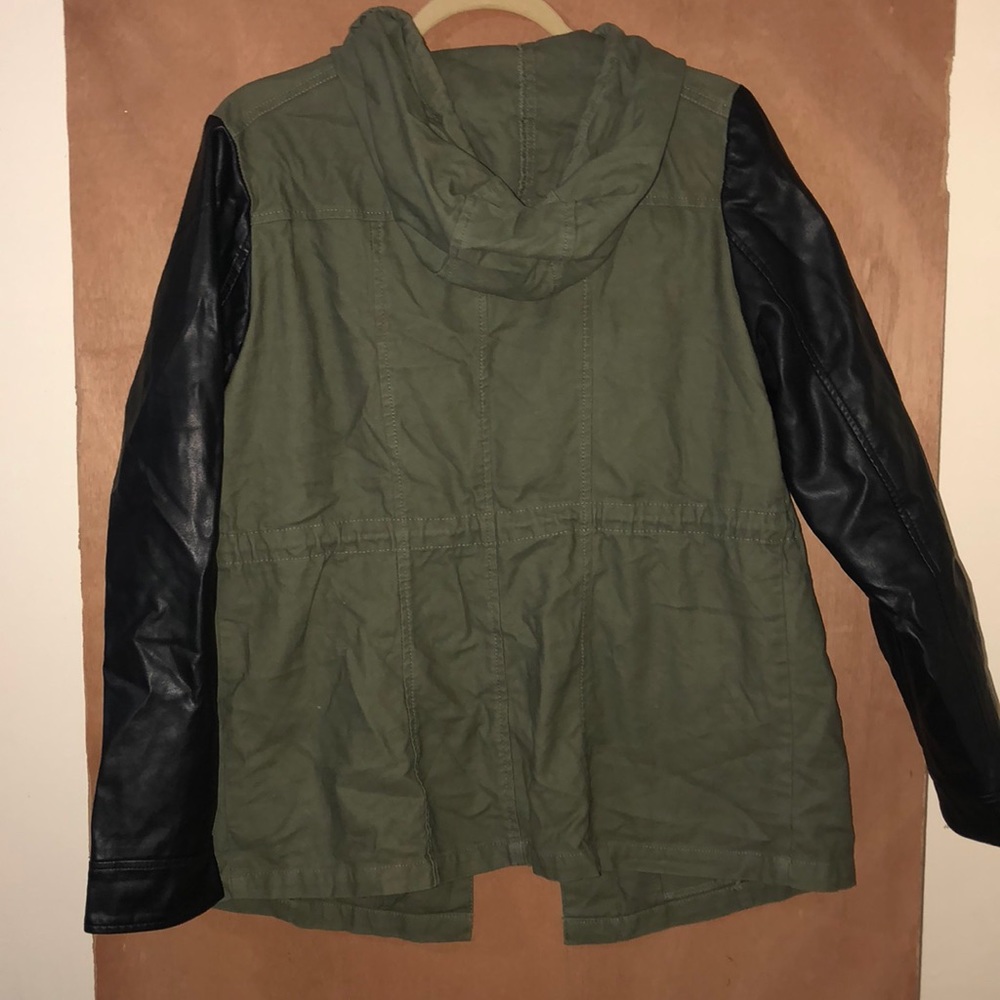 🛑SOLD🛑Jacket - Picture 2 of 2